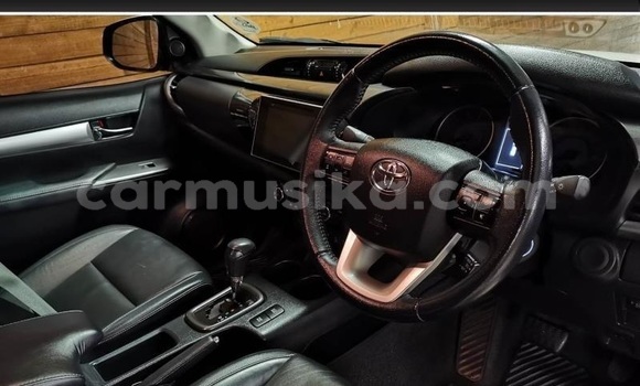 Acheter Occasion Voiture Toyota Hilux Blanc à Beitbridge, Matabeleland South Acheter Occasion Voiture Toyota Hilux Blanc à Beitbridge, Matabeleland South