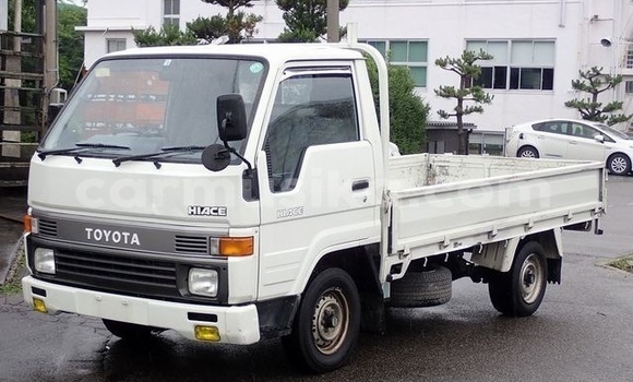 Acheter Occasion Voiture Toyota Hiace Blanc à Beitbridge, Matabeleland South Acheter Occasion Voiture Toyota Hiace Blanc à Beitbridge, Matabeleland South