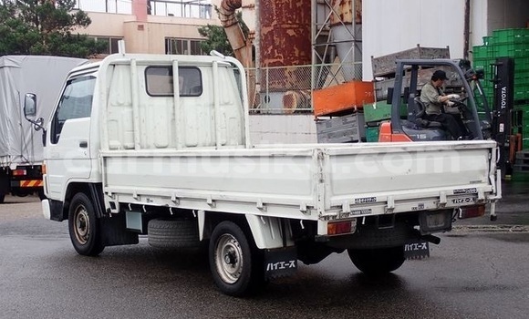 Tenga Tsaru Toyota Hiace Chena Mota in Beitbridge in Matabeleland South Tenga Tsaru Toyota Hiace Chena Mota in Beitbridge in Matabeleland South