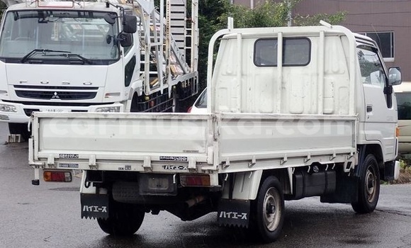 Tenga Tsaru Toyota Hiace Chena Mota in Beitbridge in Matabeleland South Tenga Tsaru Toyota Hiace Chena Mota in Beitbridge in Matabeleland South