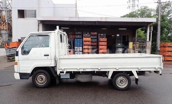 Tenga Tsaru Toyota Hiace Chena Mota in Beitbridge in Matabeleland South Tenga Tsaru Toyota Hiace Chena Mota in Beitbridge in Matabeleland South