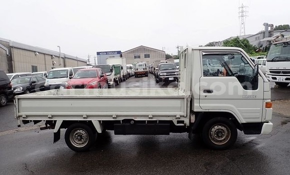 Tenga Tsaru Toyota Hiace Chena Mota in Beitbridge in Matabeleland South Tenga Tsaru Toyota Hiace Chena Mota in Beitbridge in Matabeleland South