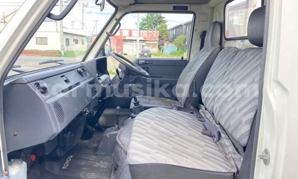 Tenga Tsaru Toyota Hiace Chena Mota in Beitbridge in Matabeleland South Tenga Tsaru Toyota Hiace Chena Mota in Beitbridge in Matabeleland South