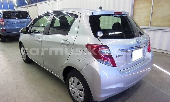 Nunua Ilio tumika Toyota Vitz Fedha Gari ndani ya Beitbridge nchini Matabeleland Kusini Nunua Ilio tumika Toyota Vitz Fedha Gari ndani ya Beitbridge nchini Matabeleland Kusini