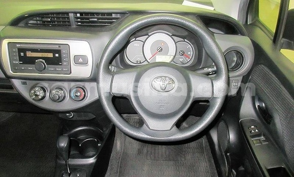 Nunua Ilio tumika Toyota Vitz Fedha Gari ndani ya Beitbridge nchini Matabeleland Kusini Nunua Ilio tumika Toyota Vitz Fedha Gari ndani ya Beitbridge nchini Matabeleland Kusini