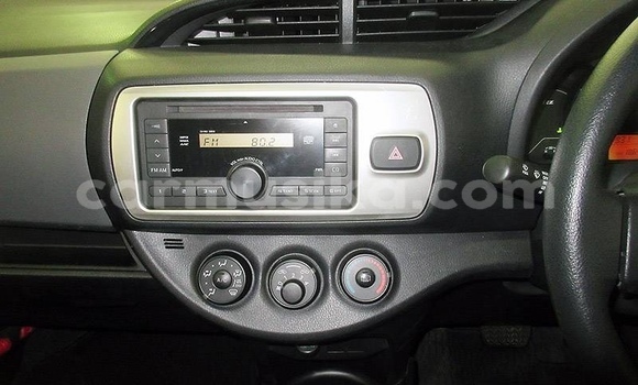 Nunua Ilio tumika Toyota Vitz Fedha Gari ndani ya Beitbridge nchini Matabeleland Kusini Nunua Ilio tumika Toyota Vitz Fedha Gari ndani ya Beitbridge nchini Matabeleland Kusini