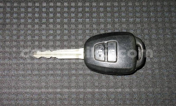 Nunua Ilio tumika Toyota Vitz Fedha Gari ndani ya Beitbridge nchini Matabeleland Kusini Nunua Ilio tumika Toyota Vitz Fedha Gari ndani ya Beitbridge nchini Matabeleland Kusini