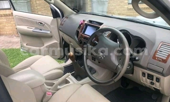 Acheter Occasion Voiture Toyota Fortuner Gris à Beitbridge, Matabeleland South Acheter Occasion Voiture Toyota Fortuner Gris à Beitbridge, Matabeleland South