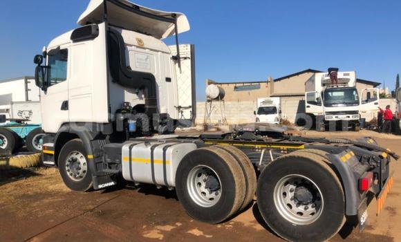 Nunua Ilio tumika Scania R420 Nyeupe Lori ndani ya Beitbridge nchini Matabeleland Kusini Nunua Ilio tumika Scania R420 Nyeupe Lori ndani ya Beitbridge nchini Matabeleland Kusini