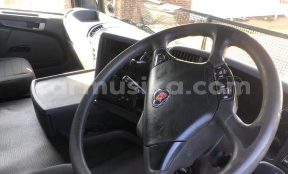 Nunua Ilio tumika Scania R420 Nyeupe Lori ndani ya Beitbridge nchini Matabeleland Kusini Nunua Ilio tumika Scania R420 Nyeupe Lori ndani ya Beitbridge nchini Matabeleland Kusini