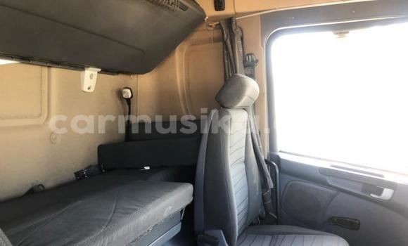 Nunua Ilio tumika Scania R420 Nyeupe Lori ndani ya Beitbridge nchini Matabeleland Kusini Nunua Ilio tumika Scania R420 Nyeupe Lori ndani ya Beitbridge nchini Matabeleland Kusini