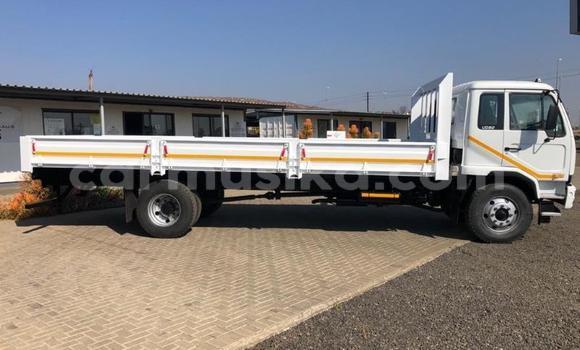 Acheter Occasion Utilitaire Nissan UD Blanc à Beitbridge, Matabeleland South Acheter Occasion Utilitaire Nissan UD Blanc à Beitbridge, Matabeleland South