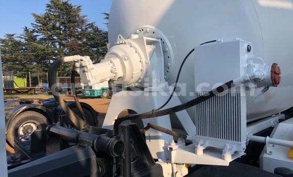 Acheter Occasion Utilitaire Mercedes‒Benz Atego Blanc à Beitbridge, Matabeleland South Acheter Occasion Utilitaire Mercedes‒Benz Atego Blanc à Beitbridge, Matabeleland South