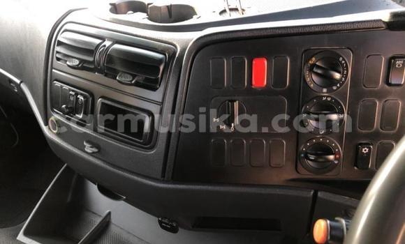 Acheter Occasion Utilitaire Mercedes‒Benz Atego Blanc à Beitbridge, Matabeleland South Acheter Occasion Utilitaire Mercedes‒Benz Atego Blanc à Beitbridge, Matabeleland South