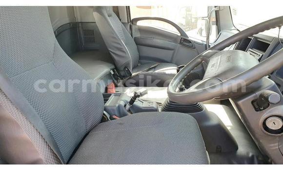 Nunua Ilio tumika Isuzu Elf Nyeupe Lori ndani ya Beitbridge nchini Matabeleland Kusini Nunua Ilio tumika Isuzu Elf Nyeupe Lori ndani ya Beitbridge nchini Matabeleland Kusini