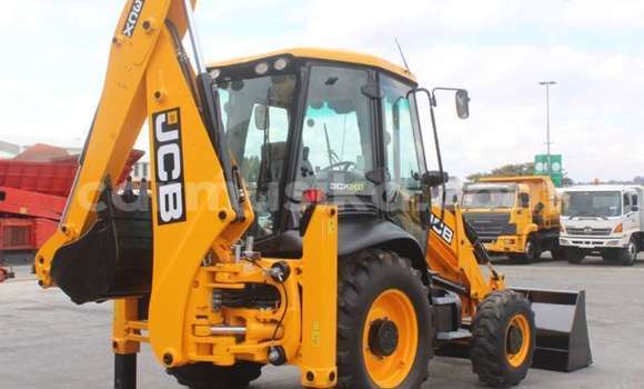 Nunua Ilio tumika Caterpillar 120 Beige Lori ndani ya Beitbridge nchini Matabeleland Kusini Nunua Ilio tumika Caterpillar 120 Beige Lori ndani ya Beitbridge nchini Matabeleland Kusini