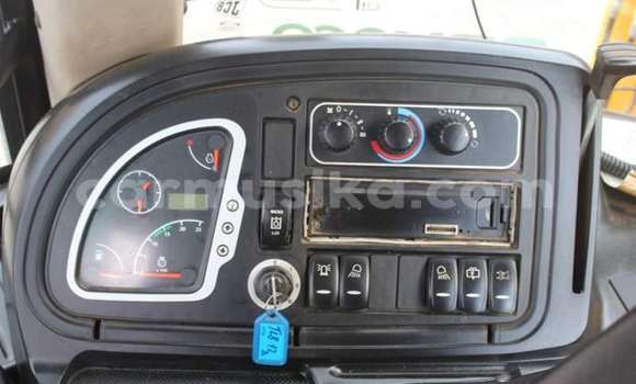 Nunua Ilio tumika Caterpillar 120 Beige Lori ndani ya Beitbridge nchini Matabeleland Kusini Nunua Ilio tumika Caterpillar 120 Beige Lori ndani ya Beitbridge nchini Matabeleland Kusini