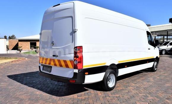 Nunua Ilio tumika Volkswagen EuroVan Nyeupe Gari ndani ya Beitbridge nchini Matabeleland Kusini Nunua Ilio tumika Volkswagen EuroVan Nyeupe Gari ndani ya Beitbridge nchini Matabeleland Kusini