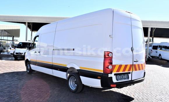 Nunua Ilio tumika Volkswagen EuroVan Nyeupe Gari ndani ya Beitbridge nchini Matabeleland Kusini Nunua Ilio tumika Volkswagen EuroVan Nyeupe Gari ndani ya Beitbridge nchini Matabeleland Kusini