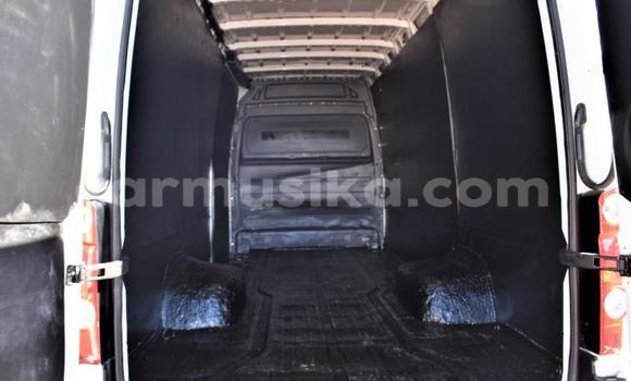 Nunua Ilio tumika Volkswagen EuroVan Nyeupe Gari ndani ya Beitbridge nchini Matabeleland Kusini Nunua Ilio tumika Volkswagen EuroVan Nyeupe Gari ndani ya Beitbridge nchini Matabeleland Kusini