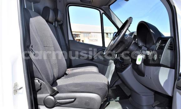 Nunua Ilio tumika Volkswagen EuroVan Nyeupe Gari ndani ya Beitbridge nchini Matabeleland Kusini Nunua Ilio tumika Volkswagen EuroVan Nyeupe Gari ndani ya Beitbridge nchini Matabeleland Kusini