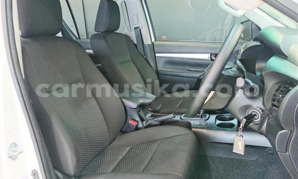 Acheter Occasion Voiture Toyota Hilux Blanc à Beitbridge, Matabeleland South Acheter Occasion Voiture Toyota Hilux Blanc à Beitbridge, Matabeleland South