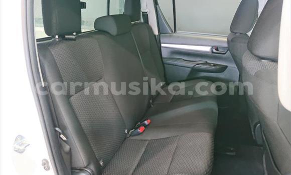 Acheter Occasion Voiture Toyota Hilux Blanc à Beitbridge, Matabeleland South Acheter Occasion Voiture Toyota Hilux Blanc à Beitbridge, Matabeleland South