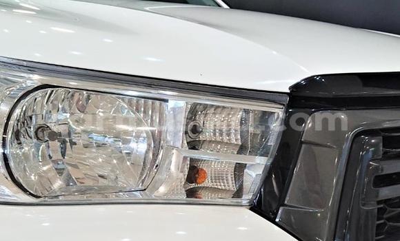 Acheter Occasion Voiture Toyota Hilux Blanc à Beitbridge, Matabeleland South Acheter Occasion Voiture Toyota Hilux Blanc à Beitbridge, Matabeleland South