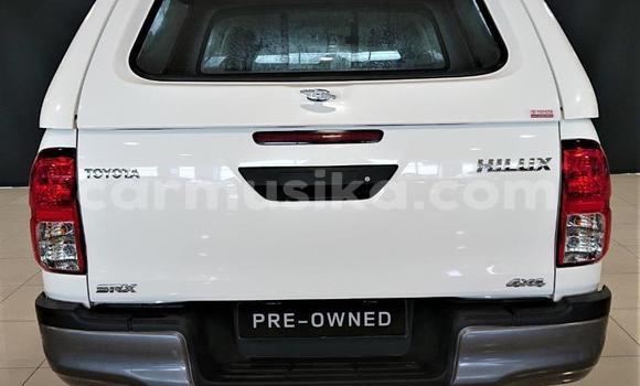 Acheter Occasion Voiture Toyota Hilux Blanc à Beitbridge, Matabeleland South Acheter Occasion Voiture Toyota Hilux Blanc à Beitbridge, Matabeleland South
