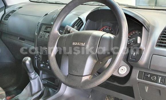 Acheter Occasion Voiture Isuzu KB Blanc à Beitbridge, Matabeleland South Acheter Occasion Voiture Isuzu KB Blanc à Beitbridge, Matabeleland South