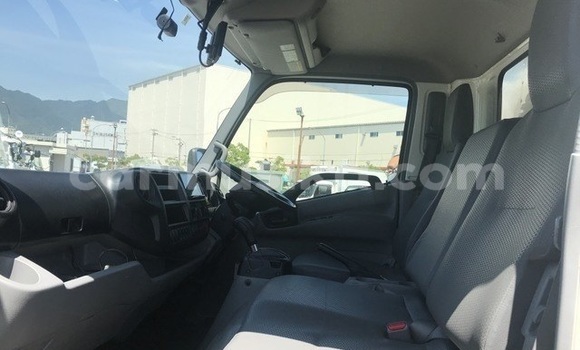 Acheter Occasion Utilitaire Toyota Dyna Blanc à Beitbridge, Matabeleland South Acheter Occasion Utilitaire Toyota Dyna Blanc à Beitbridge, Matabeleland South