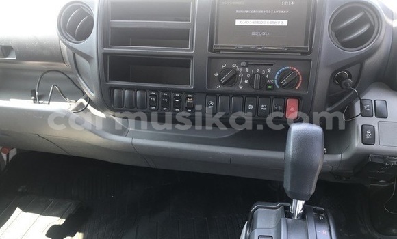 Acheter Occasion Utilitaire Toyota Dyna Blanc à Beitbridge, Matabeleland South Acheter Occasion Utilitaire Toyota Dyna Blanc à Beitbridge, Matabeleland South