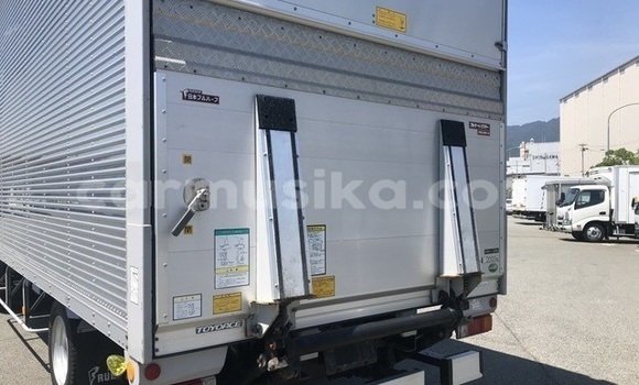 Acheter Occasion Utilitaire Toyota Dyna Blanc à Beitbridge, Matabeleland South Acheter Occasion Utilitaire Toyota Dyna Blanc à Beitbridge, Matabeleland South