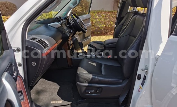 Buy Used Toyota Land Cruiser Prado White Car in Beitbridge in Matabeleland South Buy Used Toyota Land Cruiser Prado White Car in Beitbridge in Matabeleland South