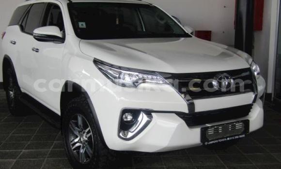 Acheter Occasion Voiture Toyota Fortuner Blanc à Harare, Harare