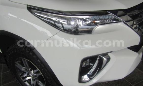 Acheter Occasion Voiture Toyota Fortuner Blanc à Harare, Harare Acheter Occasion Voiture Toyota Fortuner Blanc à Harare, Harare