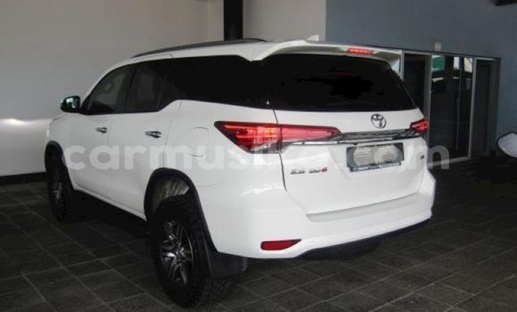 Acheter Occasion Voiture Toyota Fortuner Blanc à Harare, Harare Acheter Occasion Voiture Toyota Fortuner Blanc à Harare, Harare