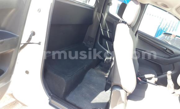 Nunua Ilio tumika Isuzu KB Nyeupe Gari ndani ya Harare nchini Harare Nunua Ilio tumika Isuzu KB Nyeupe Gari ndani ya Harare nchini Harare