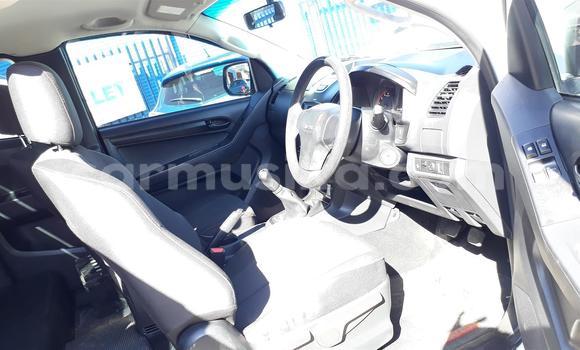 Nunua Ilio tumika Isuzu KB Nyeupe Gari ndani ya Harare nchini Harare Nunua Ilio tumika Isuzu KB Nyeupe Gari ndani ya Harare nchini Harare