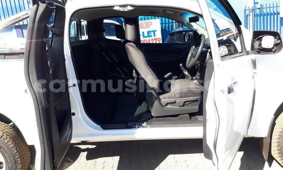 Nunua Ilio tumika Isuzu KB Nyeupe Gari ndani ya Harare nchini Harare Nunua Ilio tumika Isuzu KB Nyeupe Gari ndani ya Harare nchini Harare