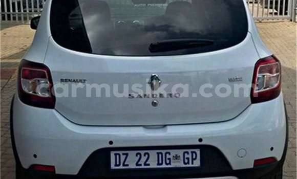 Buy Used Renault 10 White Car in Beitbridge in Matabeleland South Buy Used Renault 10 White Car in Beitbridge in Matabeleland South