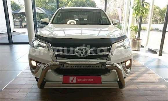 Nunua Ilio tumika Toyota Fortuner Fedha Gari ndani ya Harare nchini Harare Nunua Ilio tumika Toyota Fortuner Fedha Gari ndani ya Harare nchini Harare