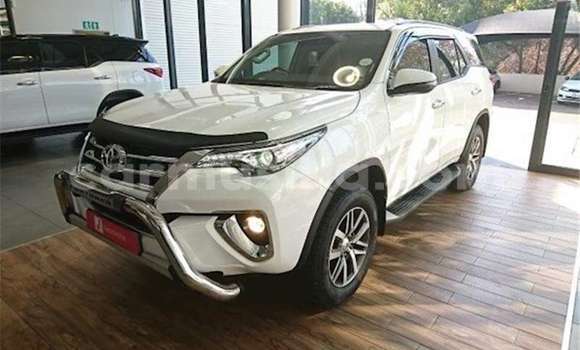 Nunua Ilio tumika Toyota Fortuner Fedha Gari ndani ya Harare nchini Harare Nunua Ilio tumika Toyota Fortuner Fedha Gari ndani ya Harare nchini Harare