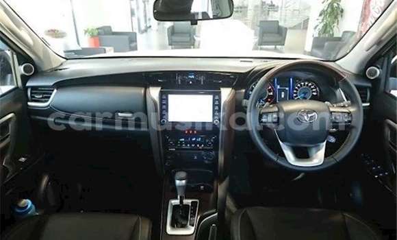Nunua Ilio tumika Toyota Fortuner Fedha Gari ndani ya Harare nchini Harare Nunua Ilio tumika Toyota Fortuner Fedha Gari ndani ya Harare nchini Harare