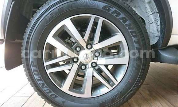 Nunua Ilio tumika Toyota Fortuner Fedha Gari ndani ya Harare nchini Harare Nunua Ilio tumika Toyota Fortuner Fedha Gari ndani ya Harare nchini Harare