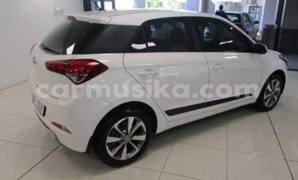 Buy Used Hyundai i20 White Car in Beitbridge in Matabeleland South Buy Used Hyundai i20 White Car in Beitbridge in Matabeleland South