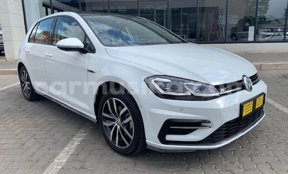 Tenga Tsaru Volkswagen Golf R Chena Mota in Harare in Harare