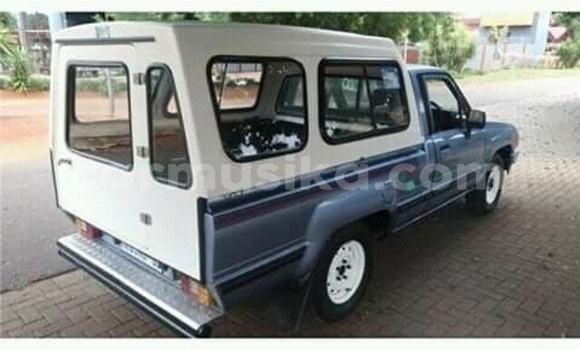 Tenga Tsaru Toyota Hilux Bhuruu Mota in Borrowdale in Harare Tenga Tsaru Toyota Hilux Bhuruu Mota in Borrowdale in Harare