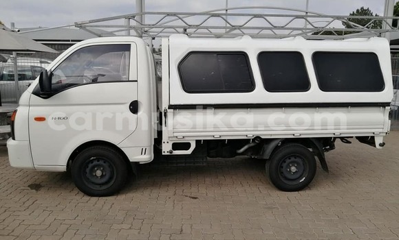 Tenga Tsaru Hyundai H200 Chena Mota in Borrowdale in Harare Tenga Tsaru Hyundai H200 Chena Mota in Borrowdale in Harare