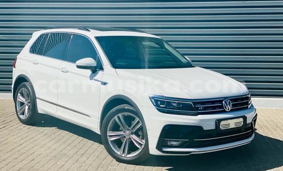 Nunua Ilio tumika Volkswagen Tiguan Nyeupe Gari ndani ya Beitbridge nchini Matabeleland Kusini Nunua Ilio tumika Volkswagen Tiguan Nyeupe Gari ndani ya Beitbridge nchini Matabeleland Kusini